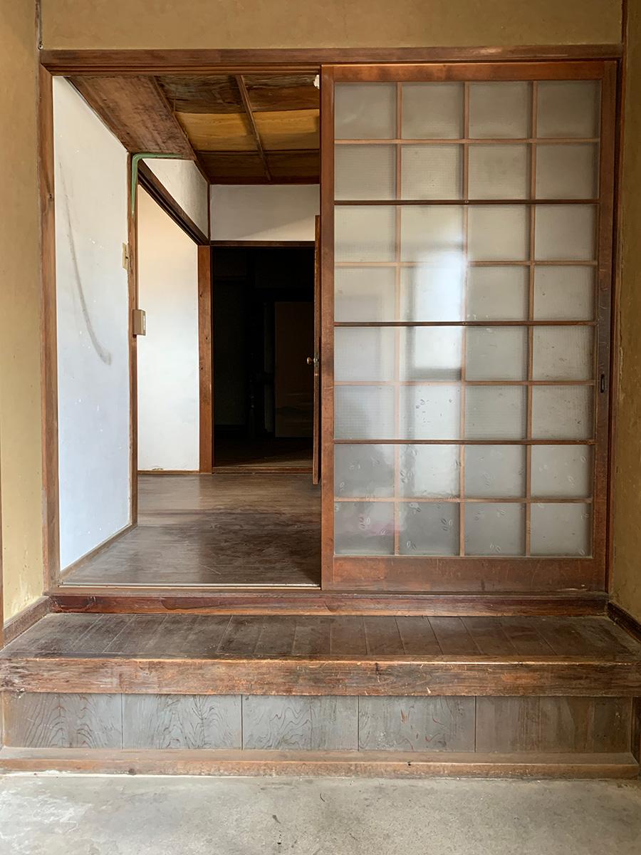 時代を感じる玄関