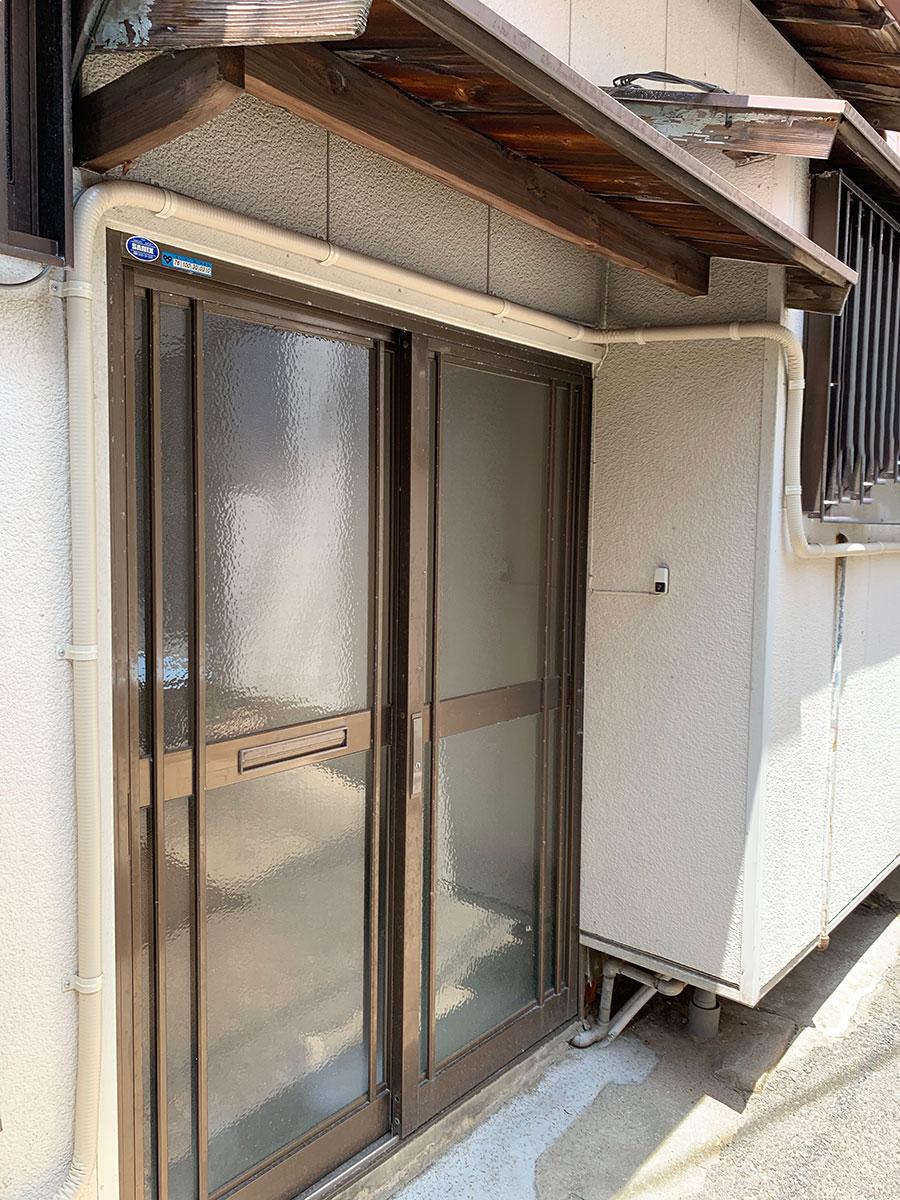 離れの玄関