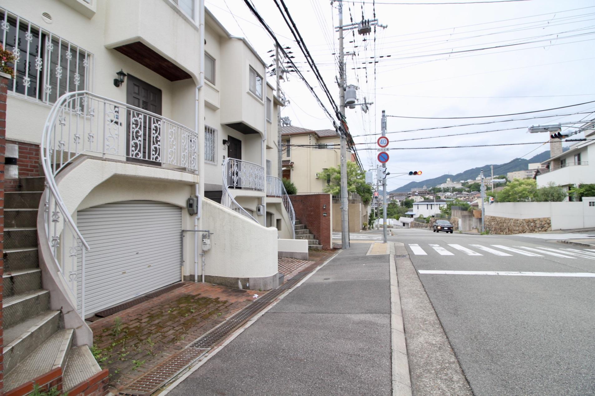 物件前から山も見えます