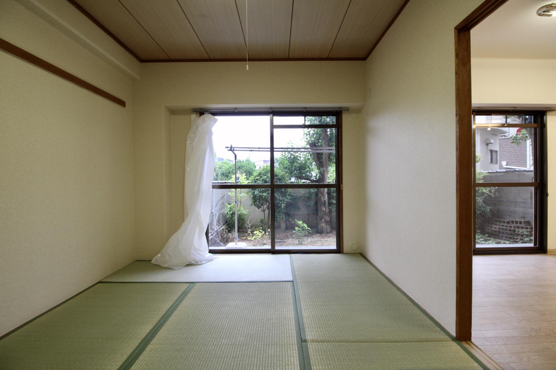 庭を眺めながらごろんと横になりたい