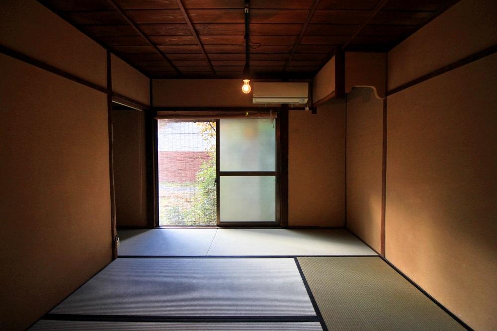 前庭に面した部屋