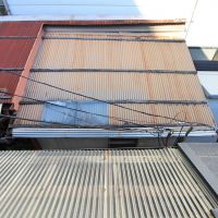 京都市左京区岡崎円勝寺町38-8の賃貸物件/上から見る向かいにある風呂場