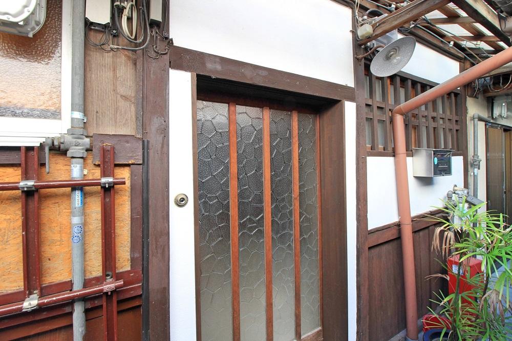 京都市左京区岡崎円勝寺町38-8の賃貸物件/路地内はご年配の方が多く暮らしてます