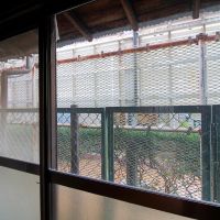 京都市左京区岡崎円勝寺町38-8の賃貸物件/1階は正面に学校があるので自然光は期待できなさそう