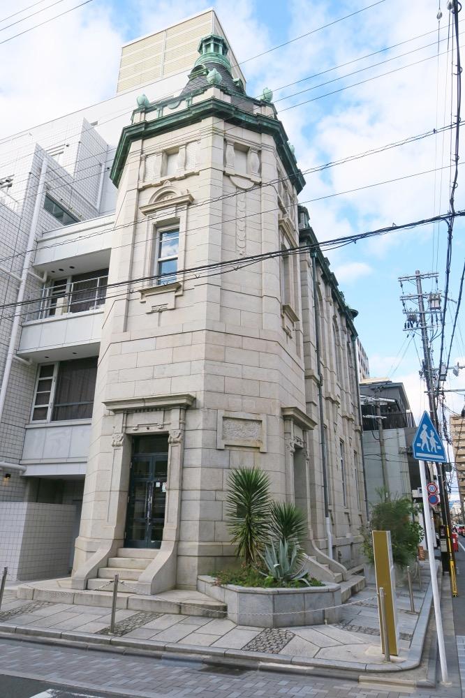 こちらが南側から見た外観