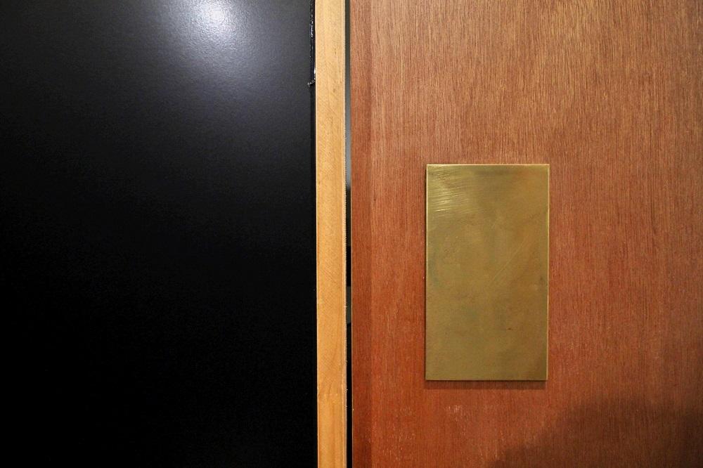 京都市上京区二本松町11-7の賃貸物件/洗面所へのドアはどちらからも押して出れるタイプ（写真は前回募集時のもの）