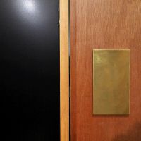 京都市上京区二本松町11-7の賃貸物件/洗面所へのドアはどちらからも押して出れるタイプ（写真は前回募集時のもの）