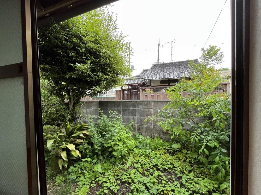 京都市北区紫野上野町80の賃貸物件/通り側に目隠しになる植物を並べても良さそう（写真は前回募集時のもの）