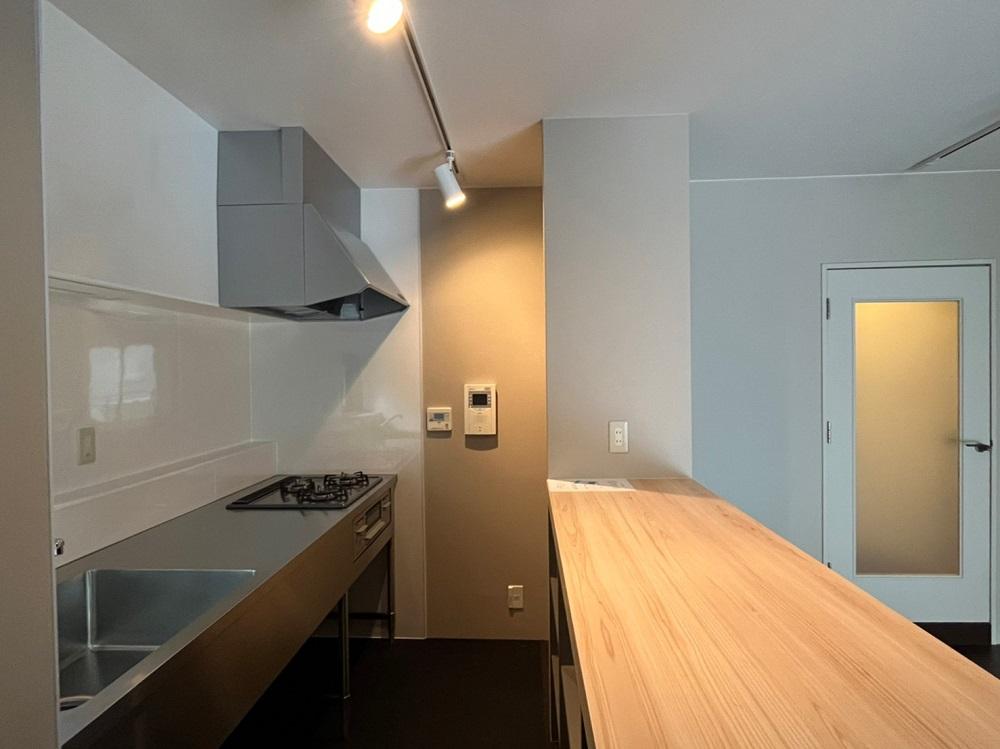 京都市中京区堺町通二条上る亀屋町171の賃貸物件/カウンターの下にも収納できるスペース