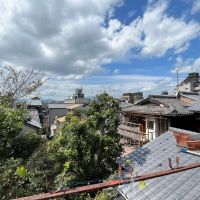 京都市東山区下河原通高台寺門前下河原町の売買物件/西側はこの様に少し低くなってます