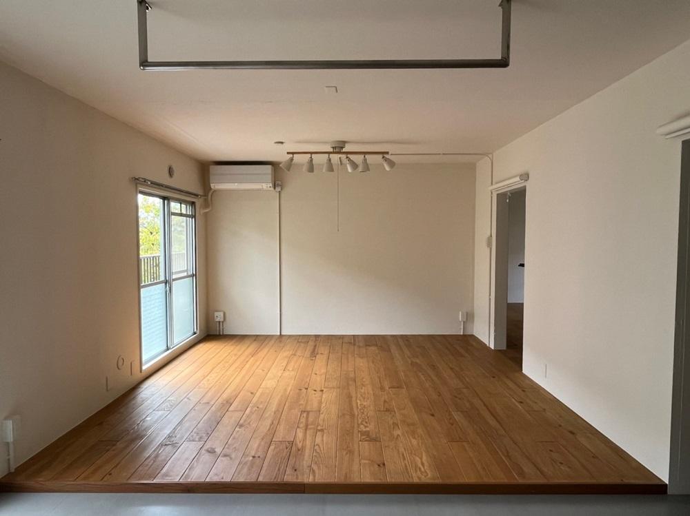 京都市伏見区醍醐上ノ山町21-3の売買物件/手前に見えるのは懸垂バー（室内物干し）