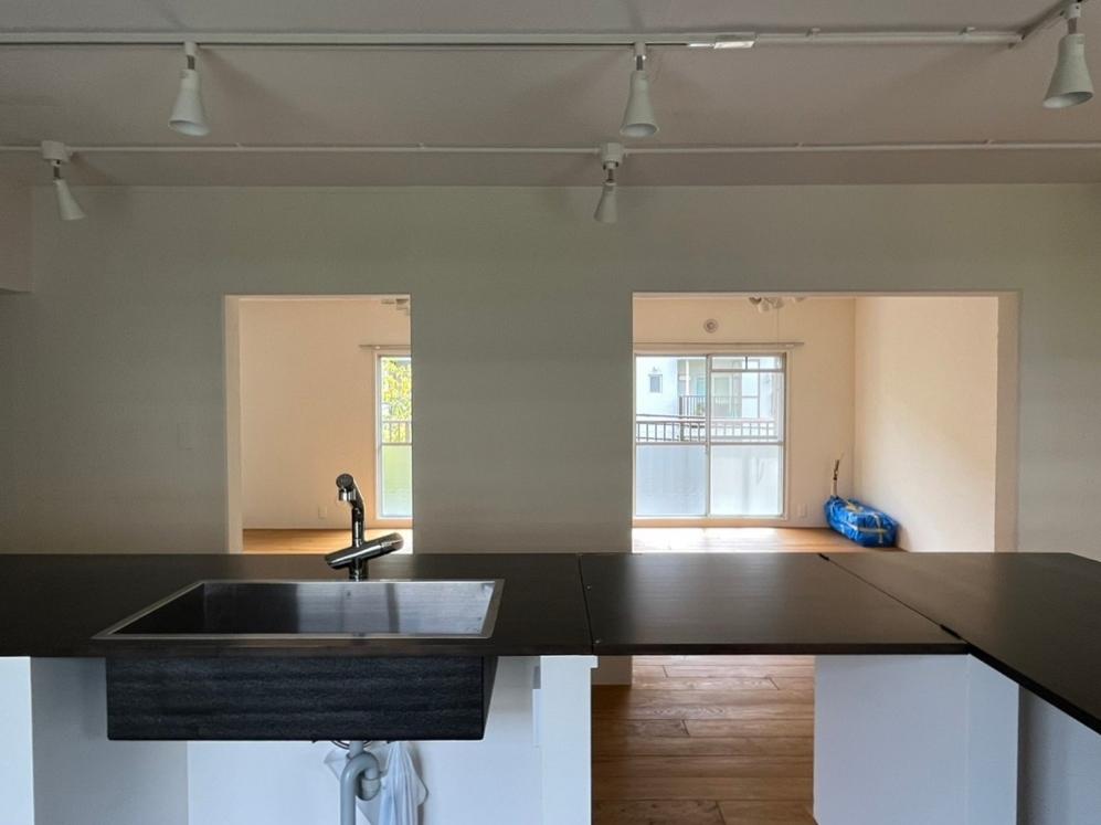 京都市伏見区醍醐上ノ山町21-3の売買物件/カウンターの天板は一部開閉可能