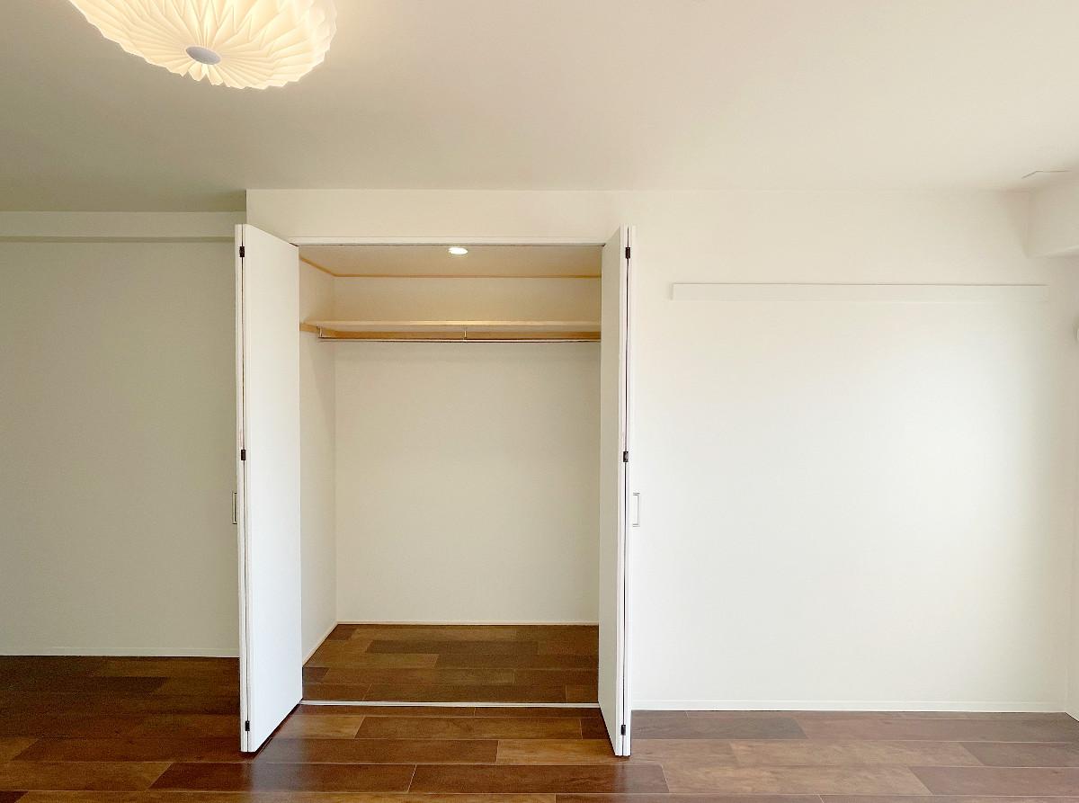 京都市下京区富小路通松原下る本上神明町463の賃貸物件/壁面収納。一人暮らしなら必要充分サイズ