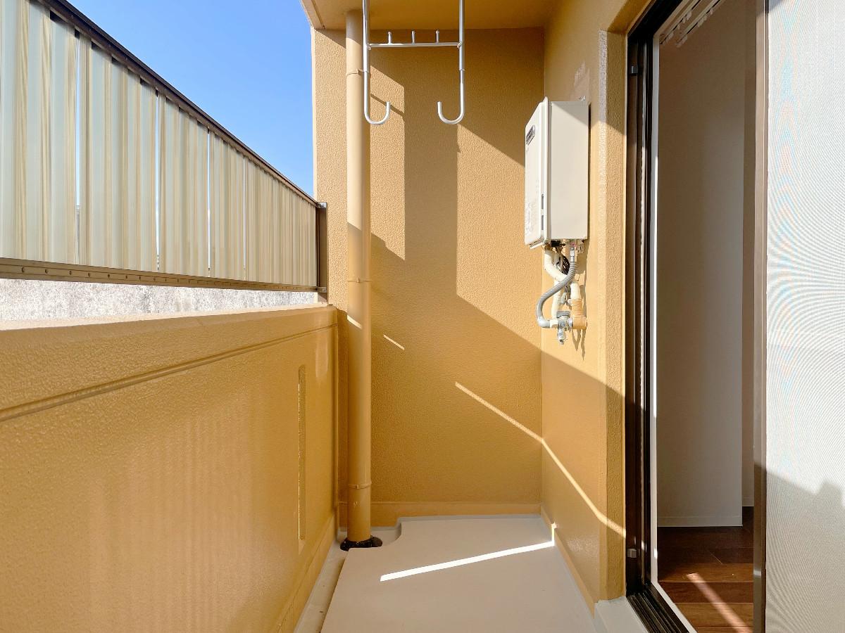 京都市下京区富小路通松原下る本上神明町463の賃貸物件/洗濯機は外置きです。奥行きがあるので使い勝手は悪くなさそう