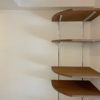 京都市下京区富小路通松原下る本上神明町463の賃貸物件/エントランスには気の利いた可動棚収納