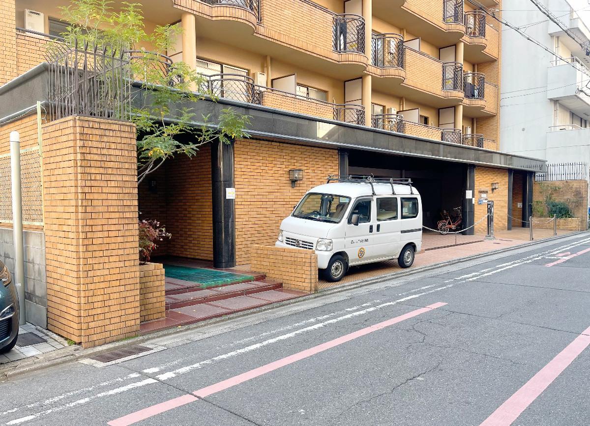 京都市下京区富小路通松原下る本上神明町463の賃貸物件/マンション外観。程よくシックです