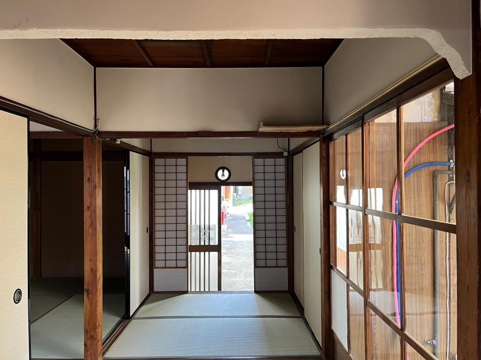 京都市北区紫野上柳町3の賃貸物件/通りからの通路と玄関は直線上にあります