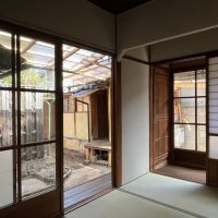 京都市北区紫野上柳町3の賃貸物件/向こうに見えるのが渡り廊下で繋がるトイレと浴室