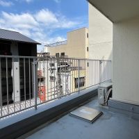 京都市上京区中町通丸太町下る駒之町561 の売買物件/バルコニーは少しゆったりめ
