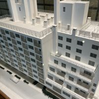 京都市上京区中町通丸太町下る駒之町561 の売買物件/設計は村野藤吾氏によるもの（エントランスにある模型）