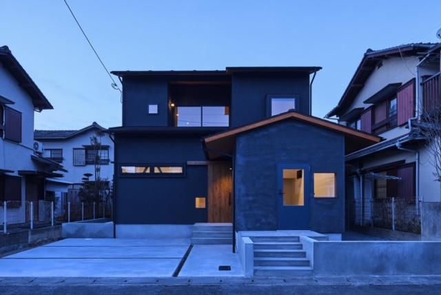 京都市左京区静市市原町の賃貸物件/こちらが外観。1階右側がアトリエ利用できる1部屋。