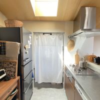 京都市左京区静市市原町の賃貸物件/キッチン奥はパントリーです。