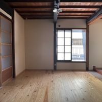 三重県鈴鹿市寺家3丁目の売買物件/床の間のある一室も風合いをそのままに。