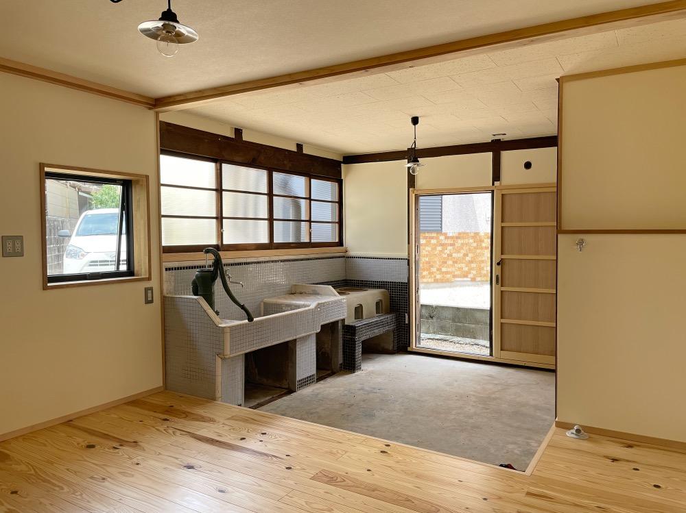 三重県鈴鹿市寺家3丁目の売買物件/昔のおくどさんが置かれていた場所をそのまま使えるように改修されています。