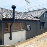 三重県鈴鹿市寺家3丁目の売買物件/建物横の駐車スペースから。