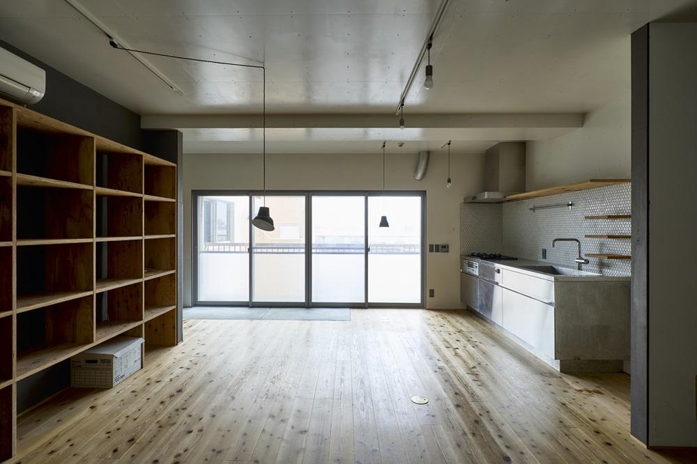 京都市中京区壬生朱雀町の売買物件/レトロマンションの一画で、肩肘張らず、さらっとポップな暮らしをどうぞ（photo by akari kuramoto）