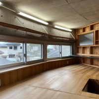 滋賀県大津市千石台1-5の売買物件/2F|ここは売主さんが増設したアトリエ部分。天高は1.5mほどで妙に落ち着く空間