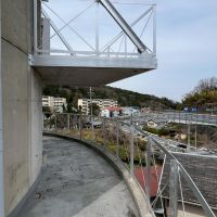 滋賀県大津市千石台1-5の売買物件/中2F|ブリッジから続くルーフトップ。（15帖大）