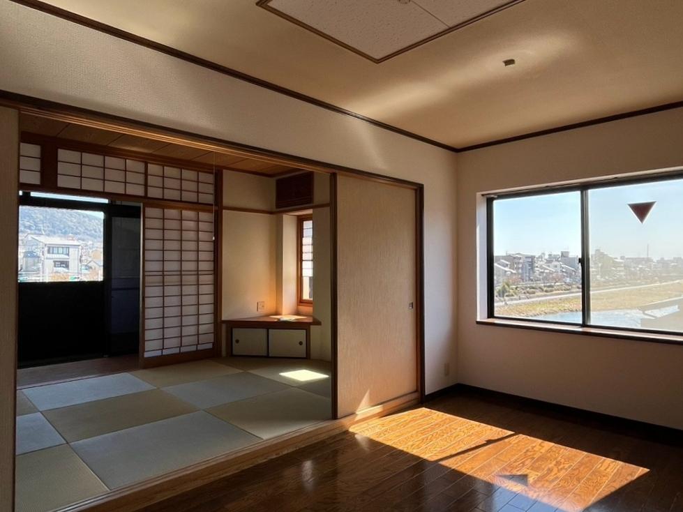 京都市下京区木屋町通四条下る斎藤町の賃貸物件/3階｜南東からの陽射しが入り、1フロア―1戸なので風通しも良し。