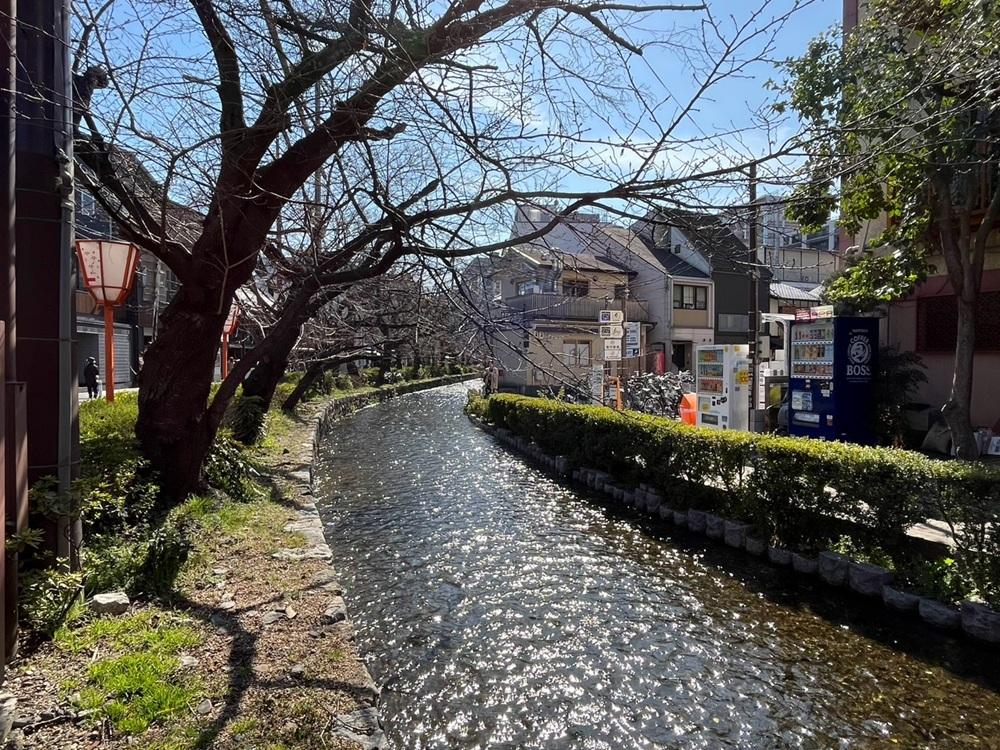 京都市下京区木屋町通四条下る斎藤町の賃貸物件/玄関出れば水面煌めく高瀬川