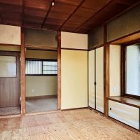 京都市右京区鳴滝宇田野谷の売買物件/続き間の東側は台所につながり、心地よい風が通り抜けます