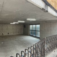 京都市左京区岩倉忠在地町10-1の売買物件/高さは約2.1あるので、ある程度の車種なら入ります。ここだけで4台は停めれる。作業場としても良し。