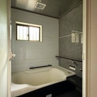 京都市東山区今熊野日吉町191-344の売買物件/お風呂はしっかり広さを確保。窓もっと大きくしてもいいですね