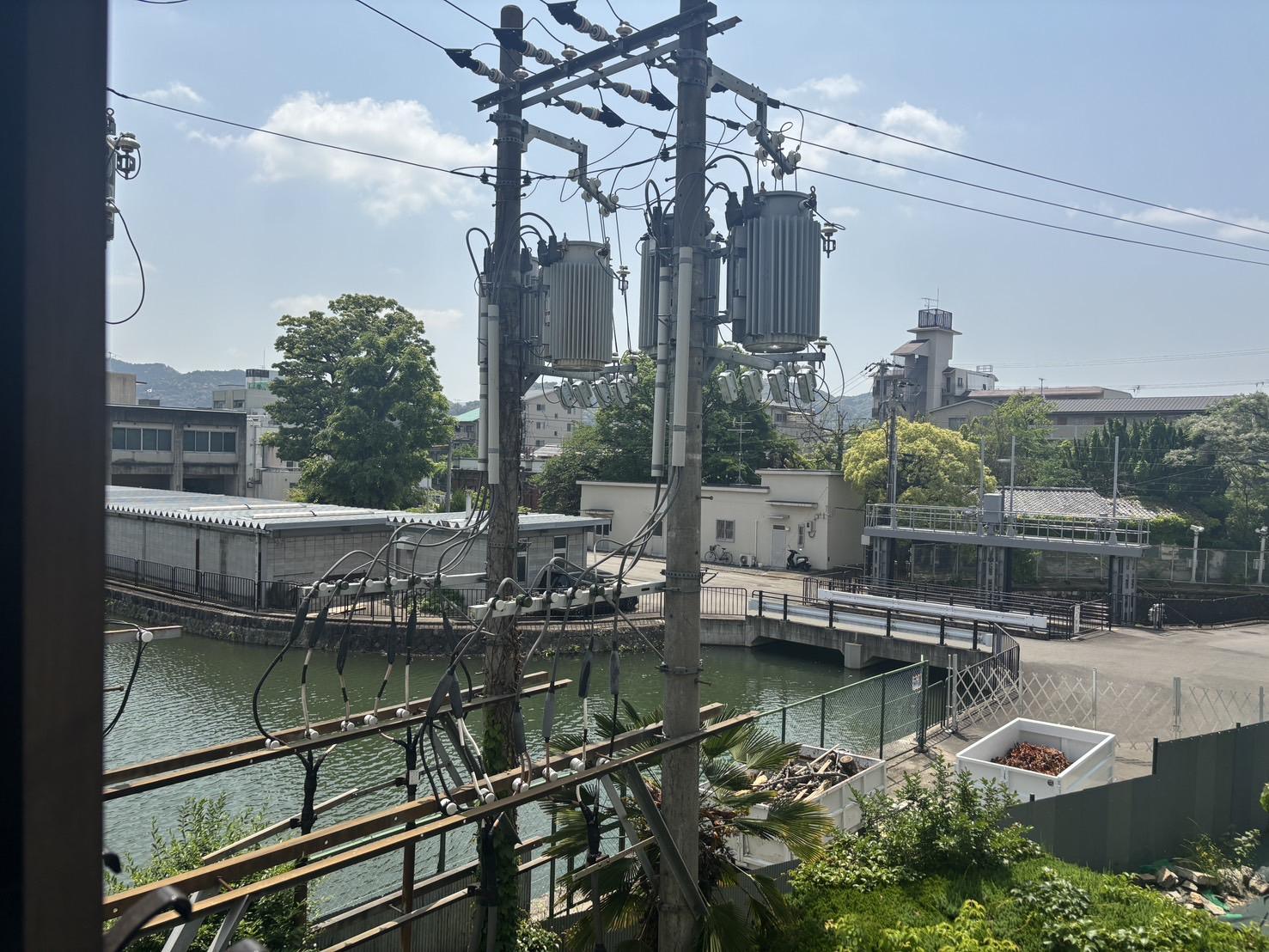 京都市左京区聖護院蓮華蔵町の賃貸物件/ベランダからは疎水が見え、夷川発電所や水道局疎水事務所が目の前に