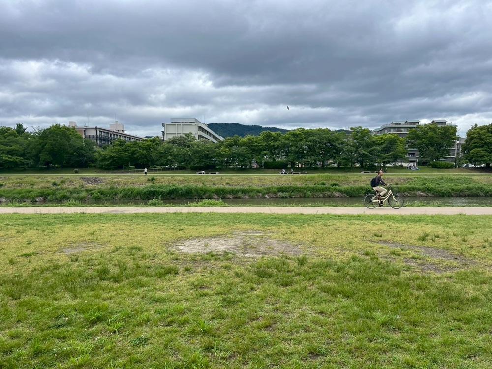 京都市上京区東三本木通丸太町上る中之町の賃貸物件/マンション敷地から一歩踏み出すとこの風景