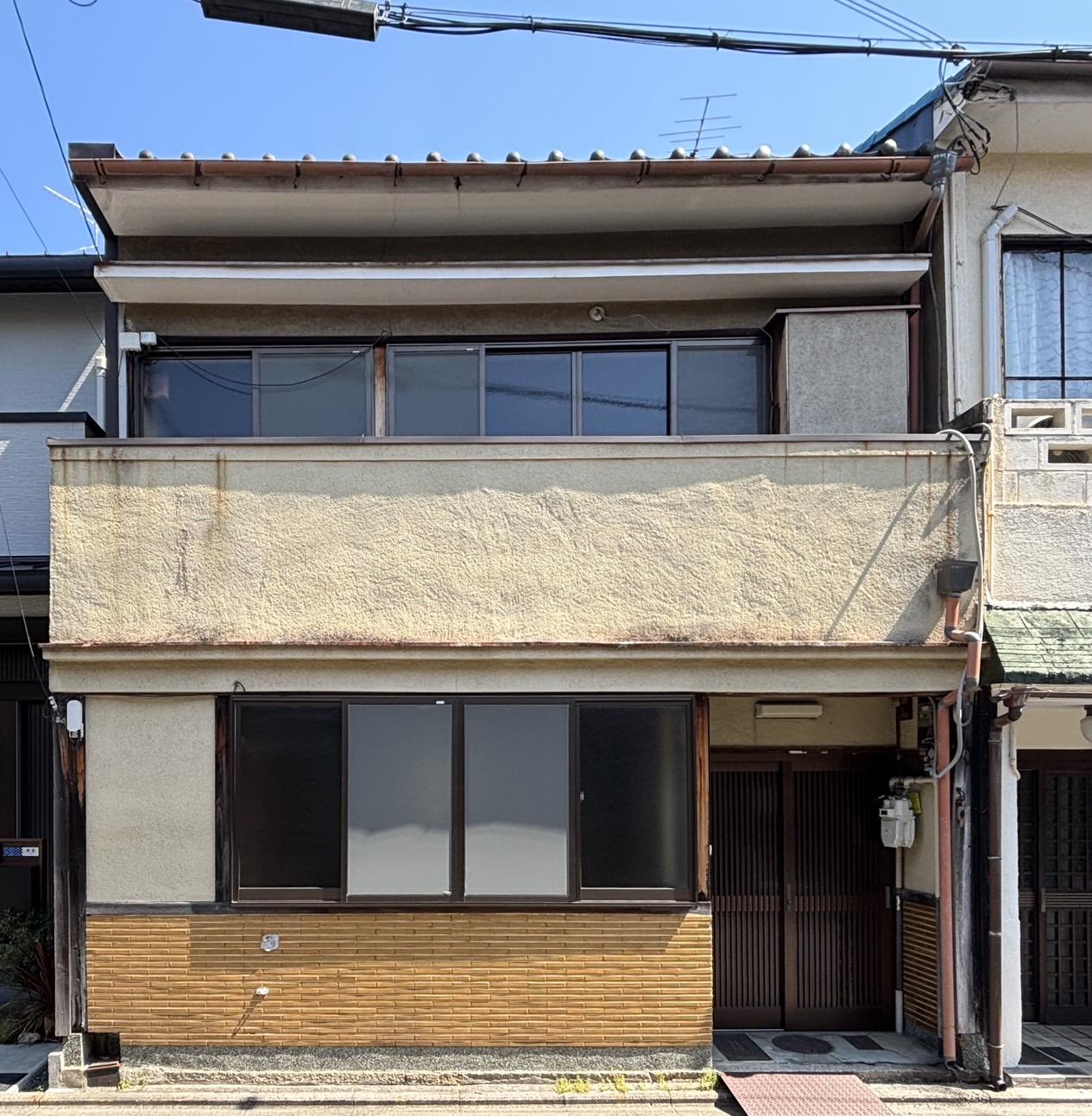京都市上京区相国寺門前町の賃貸物件/やさしい色づかいの外観が、ほっとする佇まいに。