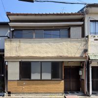 京都市上京区相国寺門前町の賃貸物件/やさしい色づかいの外観が、ほっとする佇まいに。