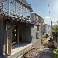 京都市伏見区両替町12丁目229-7の売買物件/本物件を境に階段が始まり高低差がある。その為、前道を通る人は限られてます。