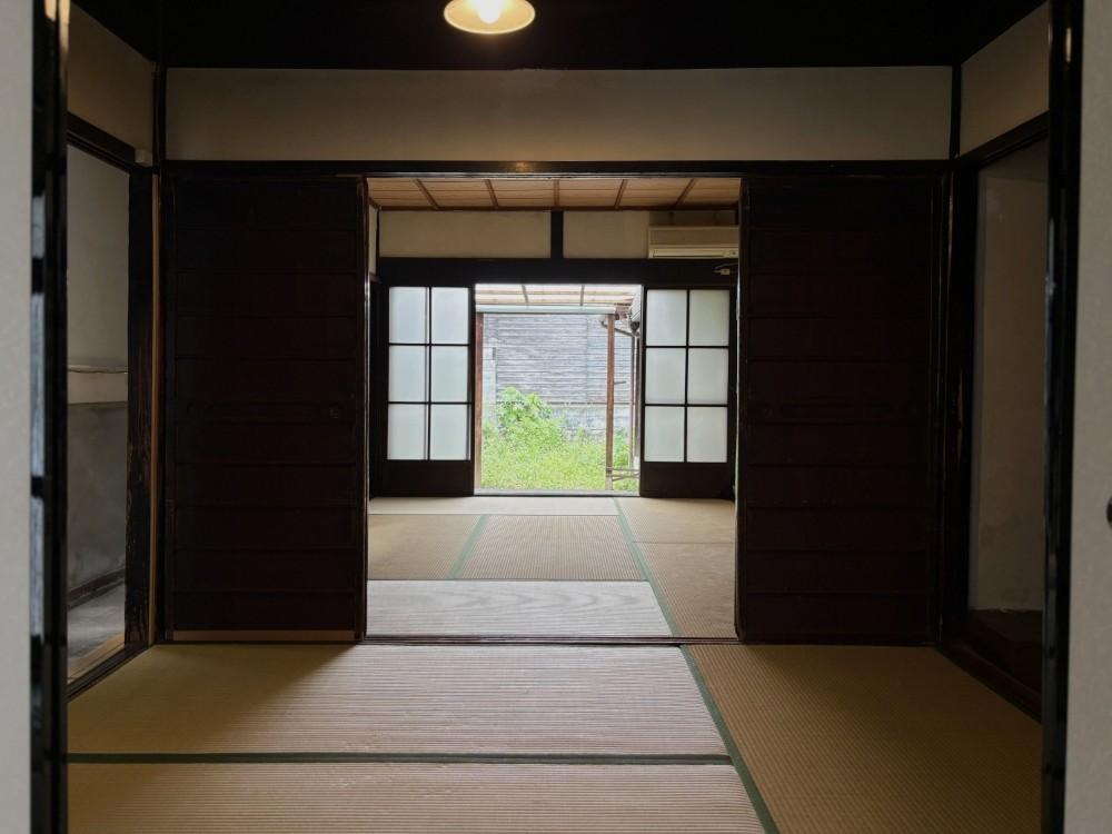 京都市北区紫野東舟岡町13-20の賃貸物件/南側和室から｜仕切りを無くすと庭までスカッと眺められる