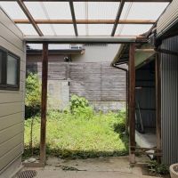 京都市北区紫野東舟岡町13-20の賃貸物件/縁側から｜屋根がついているので、雨の日でも縁側に居座れます。