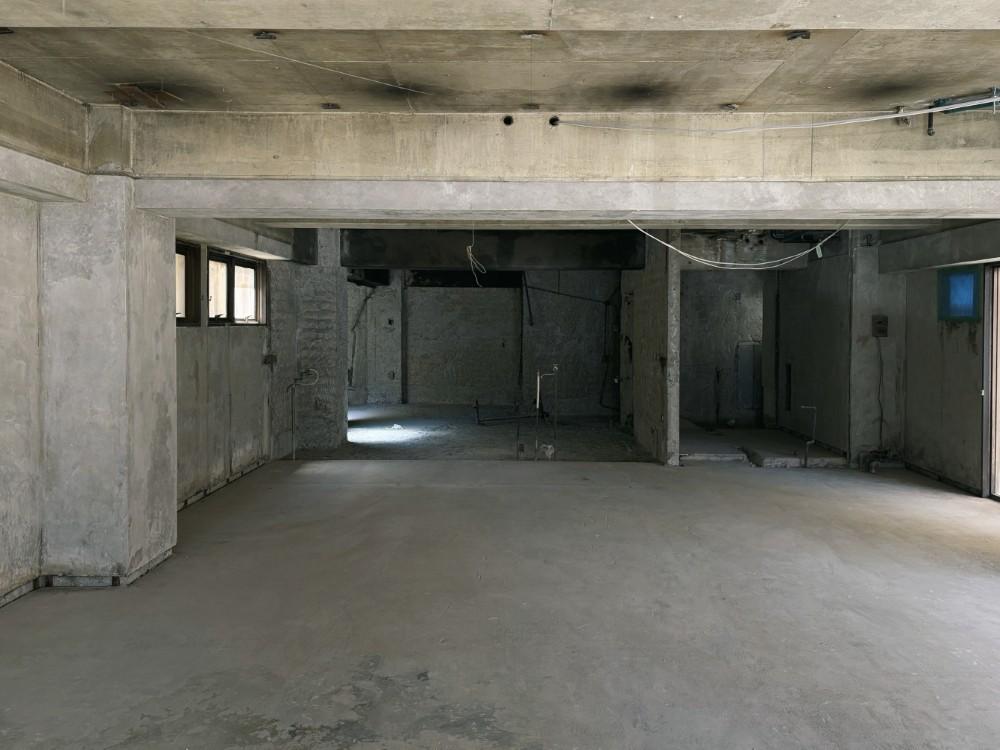京都市左京区聖護院川原町34-1の賃貸物件/元々は奥が厨房で、手前には壁がありましたが取り壊したおかげで広々とした空間になりました。