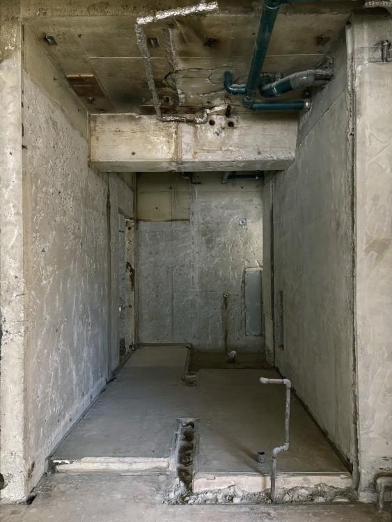 京都市左京区聖護院川原町34-1の賃貸物件/元トイレ｜築年も経っていて、トイレは古めの型だったので新調しやすい状態はありがたい
