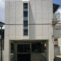 京都市左京区聖護院川原町34-1の賃貸物件/階段を上がると正面入り口