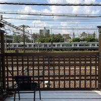 京都市南区大宮通八条上る塩屋町二丁目277の賃貸物件/ON棟とOFF棟の間にはバルコニーが設けられています。コーヒーでも啜りながら一息つきたい。
