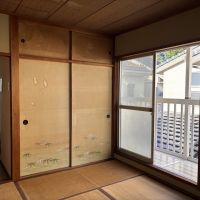 京都市北区小山東玄以町8番4の売買物件/2F｜ベランダにつながる部屋。ちょっとした外とのつながり。