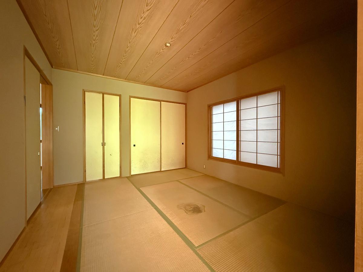 京都市上京区今出川通寺町二筋西入上る一丁目柳風呂町183の売買物件/1階中央和室。リビング横には和室あり。もっと開放的に整備して、ここでごろんとして1日過ごしたい